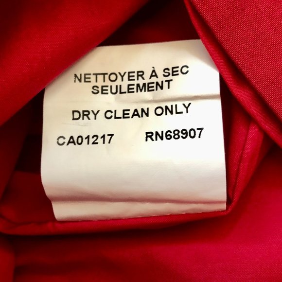 *NWT* Red V-Neck Sleeveless Fitted Dress - Made in Canada - XXS - Picture 16 of 16
